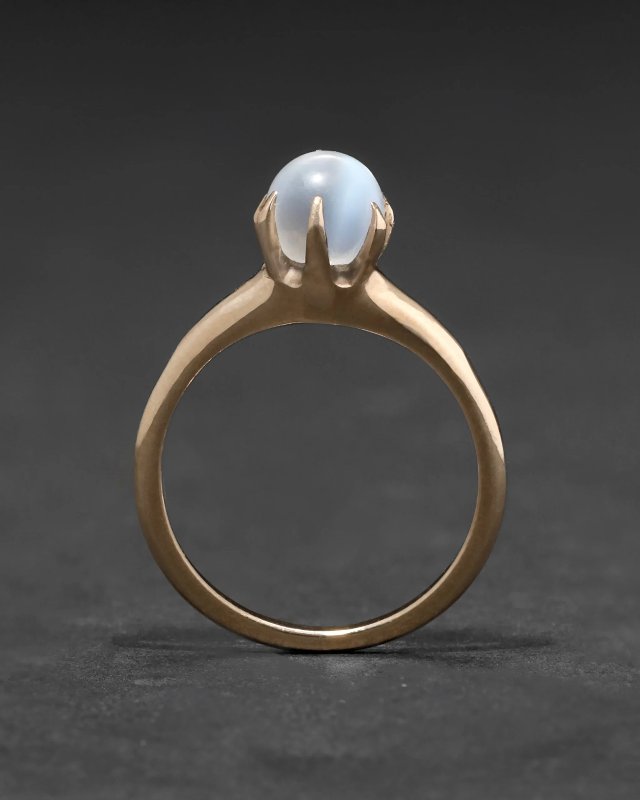 Antique Victorian 10k Gold with Claw Set Moonstone Ring