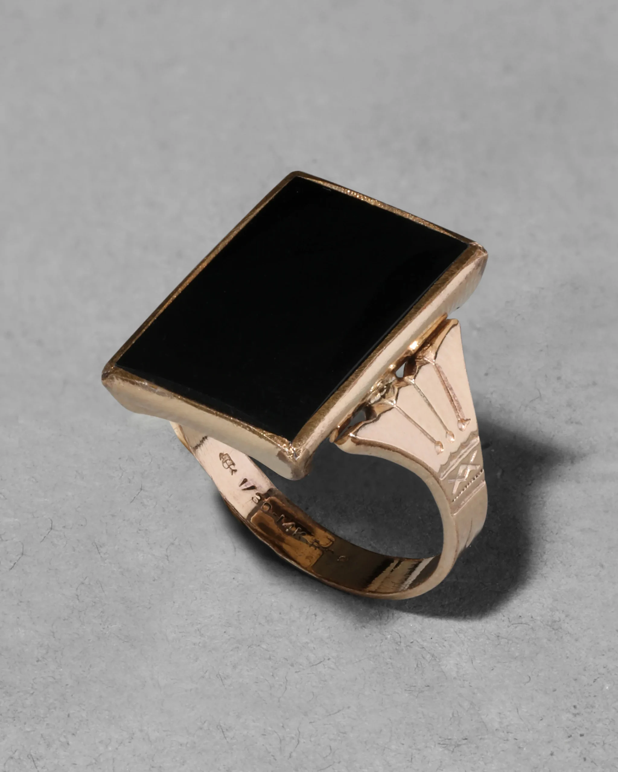 Antique Victorian 1880s 14k Gold Fill & Onyx Hand Etched Ring