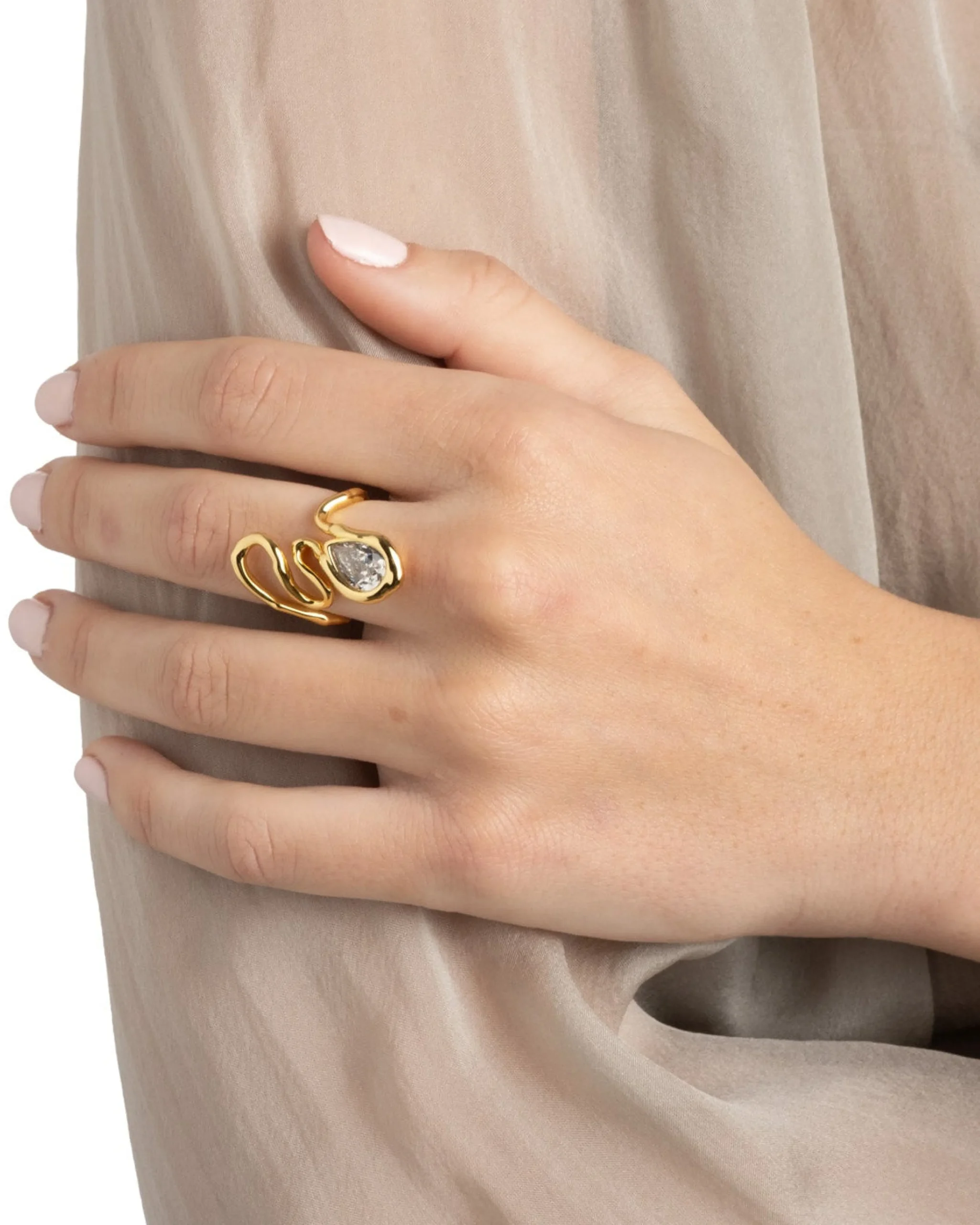 Asterales Floating Vine Ring