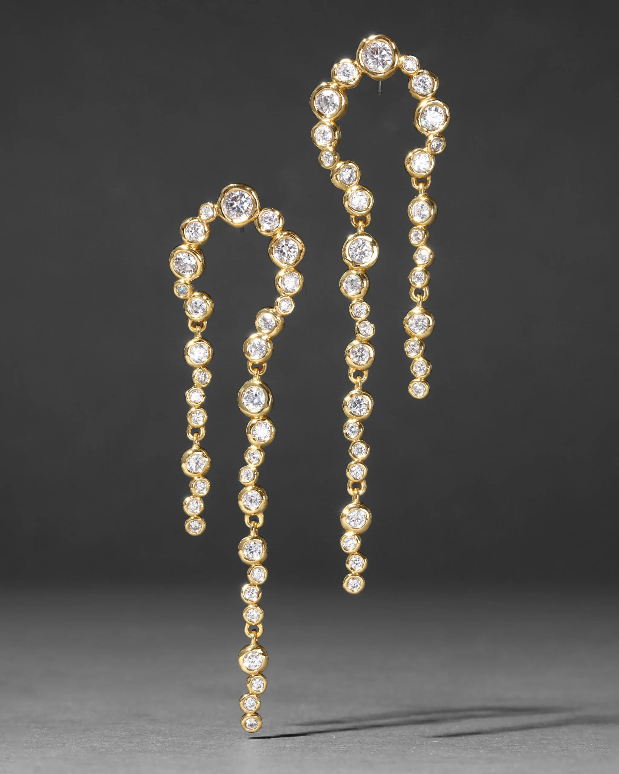 Asterales Gold Arched Long Earring