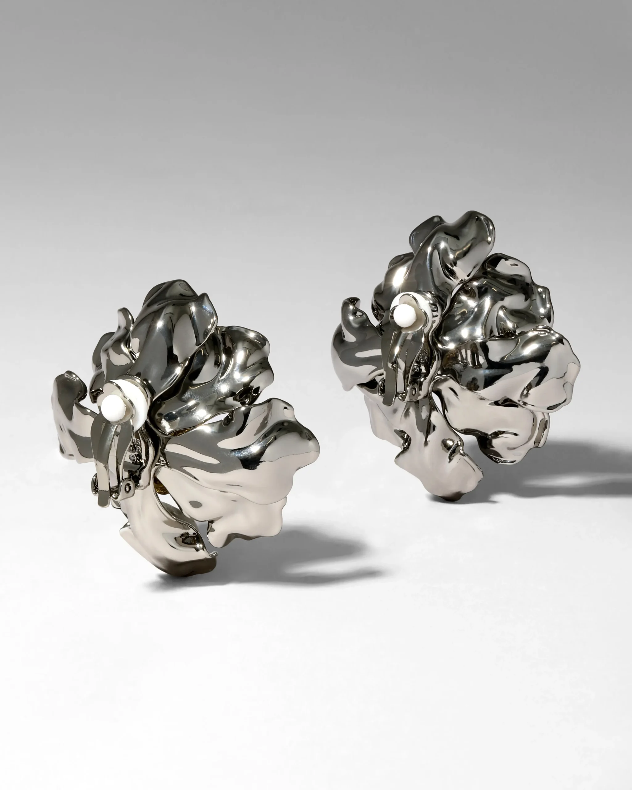 Jardin Noir Rose Clip Earring
