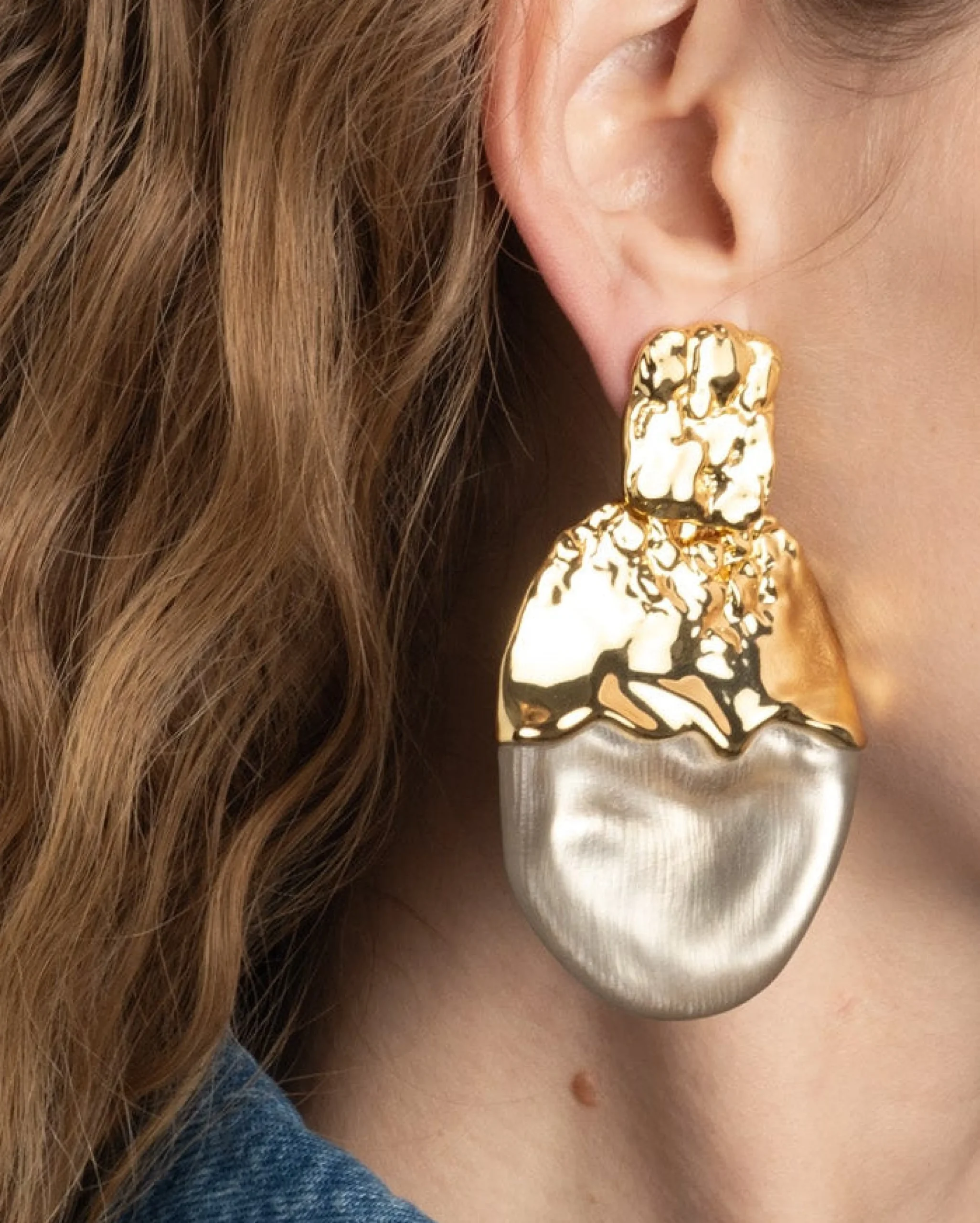 Lucite Brutalist Gilded Disc Clip Earring- Warm Grey