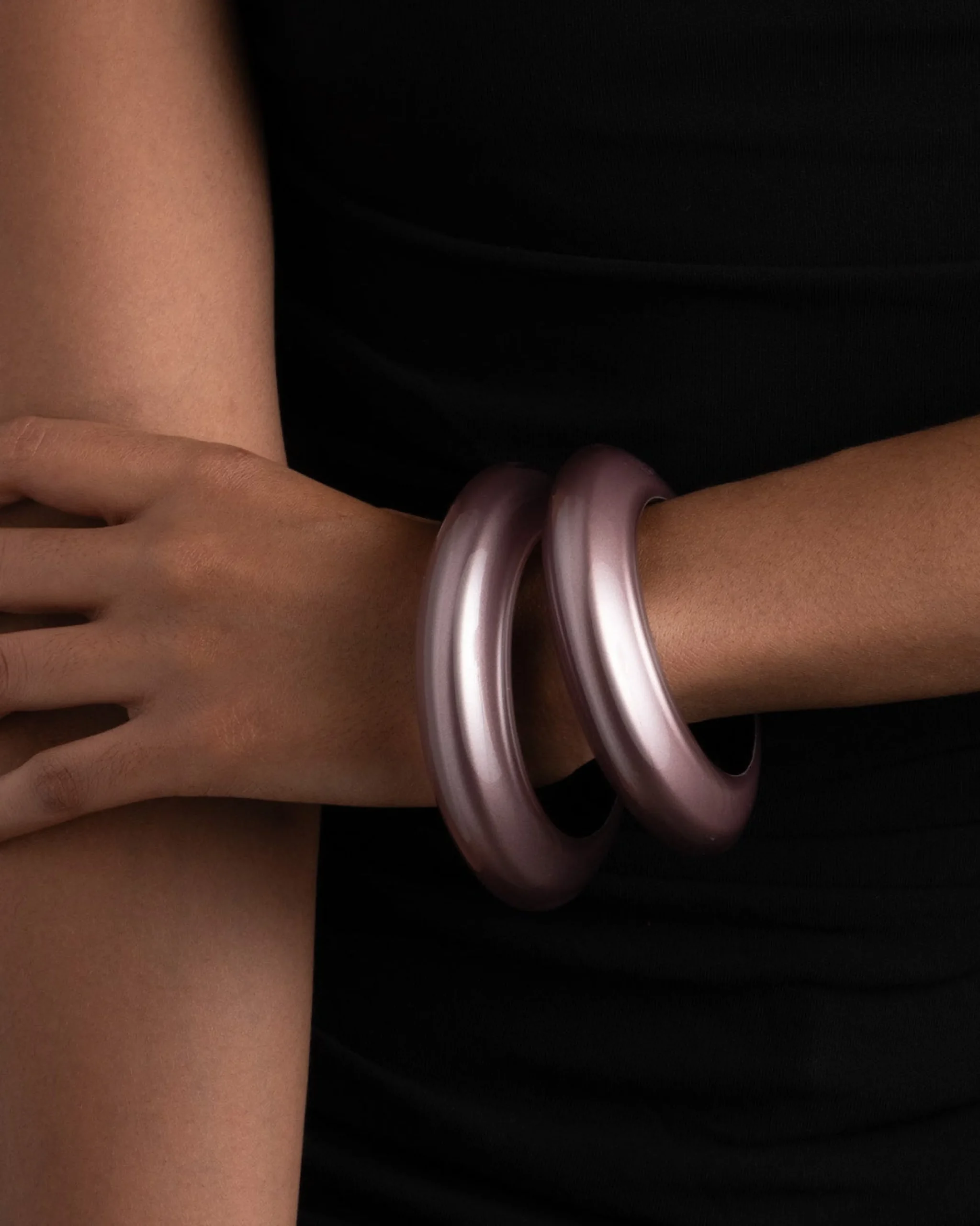 Lucite Saucer Bangle Bracelet- Dusty Rose