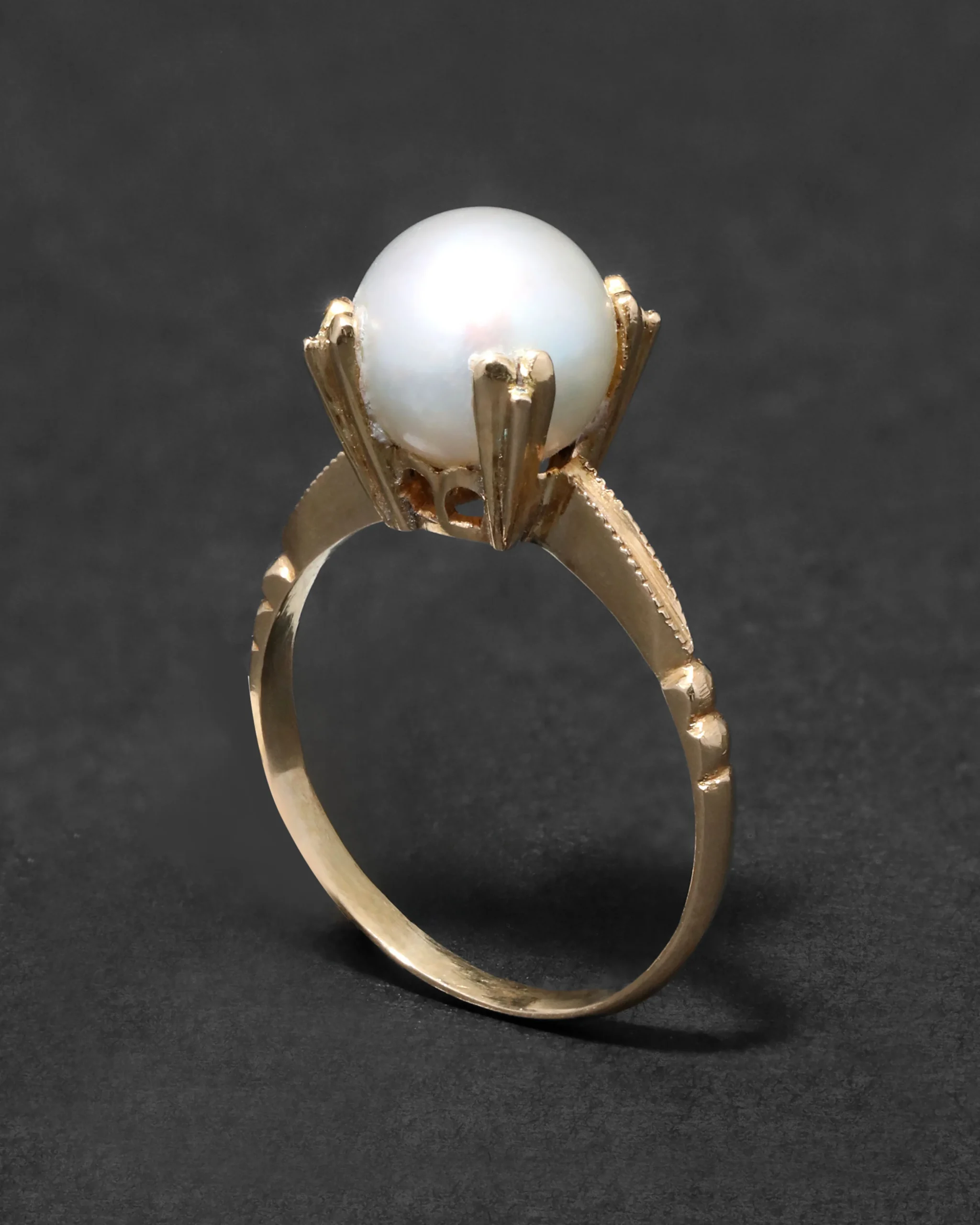 Vintage 1960s 18k Gold & Prong Set Natural Pearl Ring