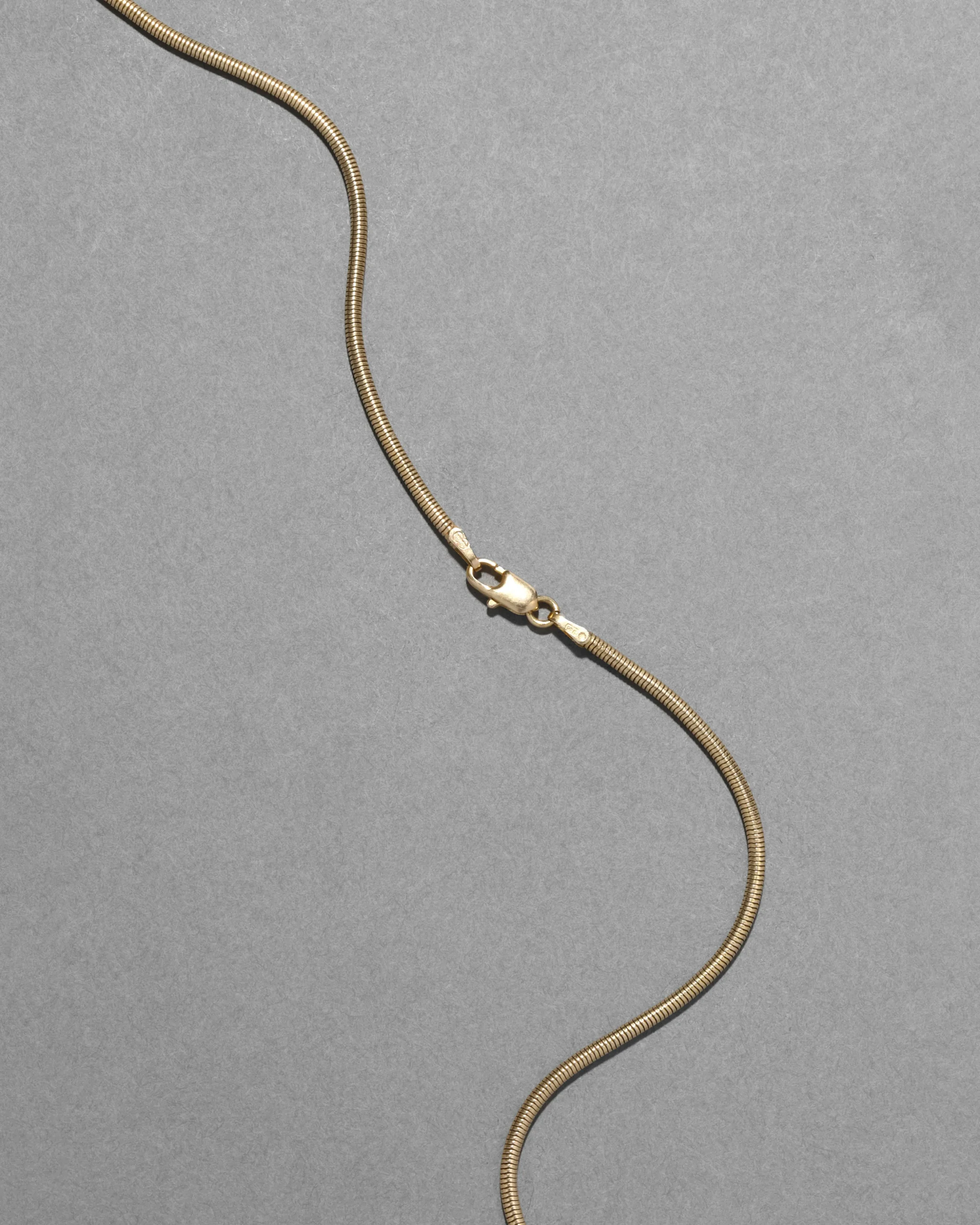 Vintage 1940s 14k Gold Italian Thin Round Snake Chain Necklace