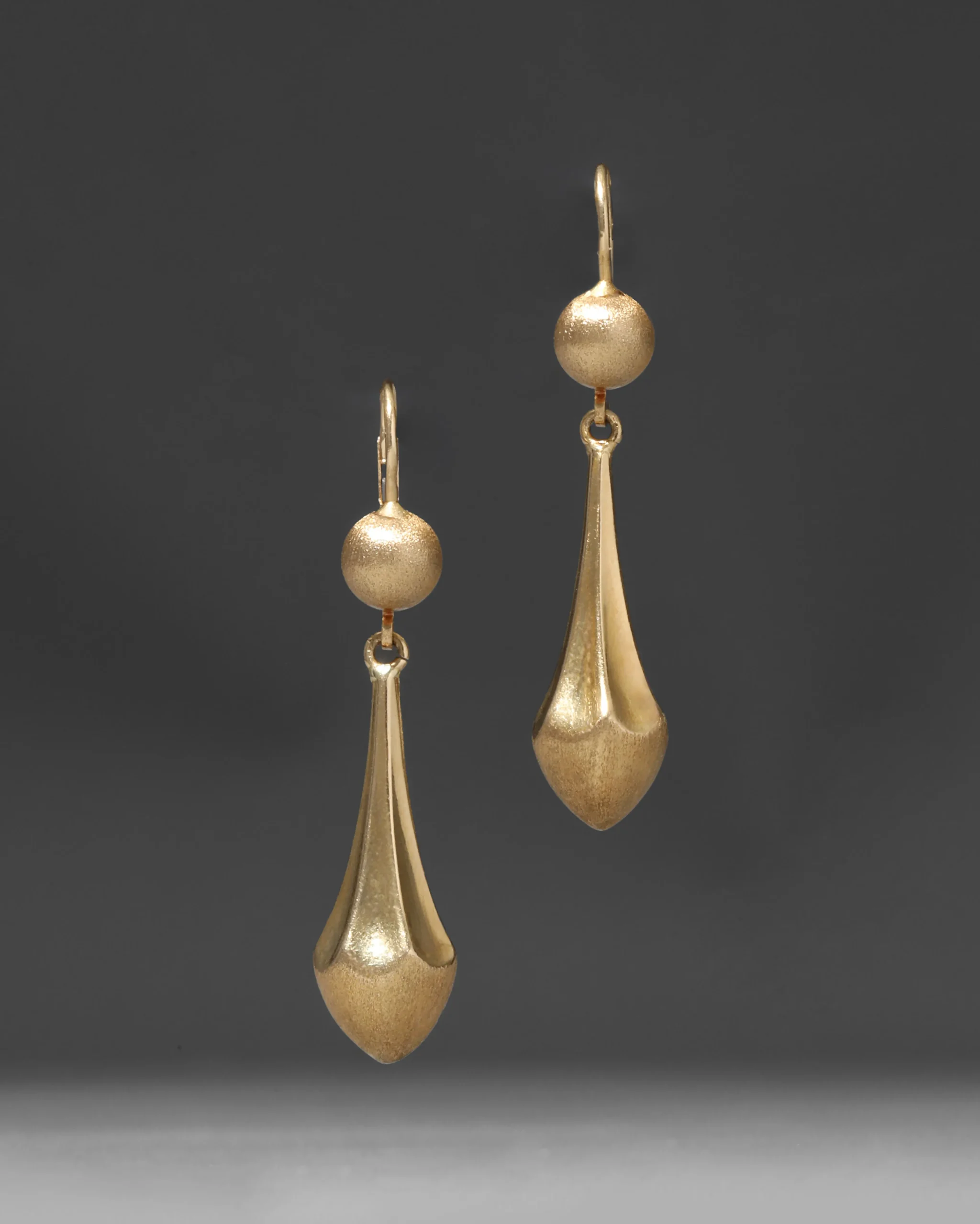Vintage 1950s 18k Gold Spear Leverback Earring