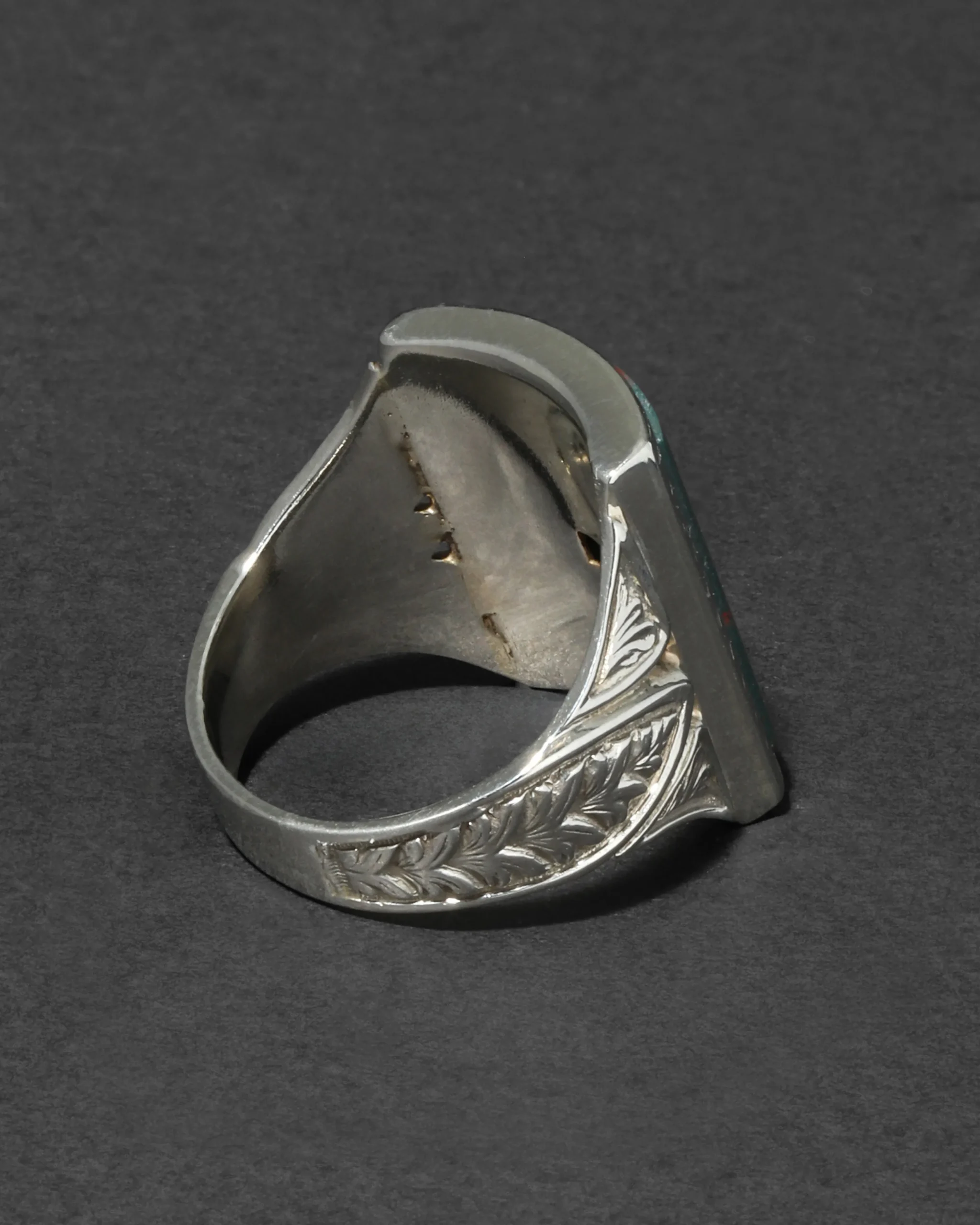 Vintage 1930s 10k White Gold & Hand Cut Domed Bloodstone Ring