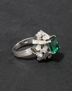 Vintage 1970s 18k White Gold Diamond & Emerald Ring